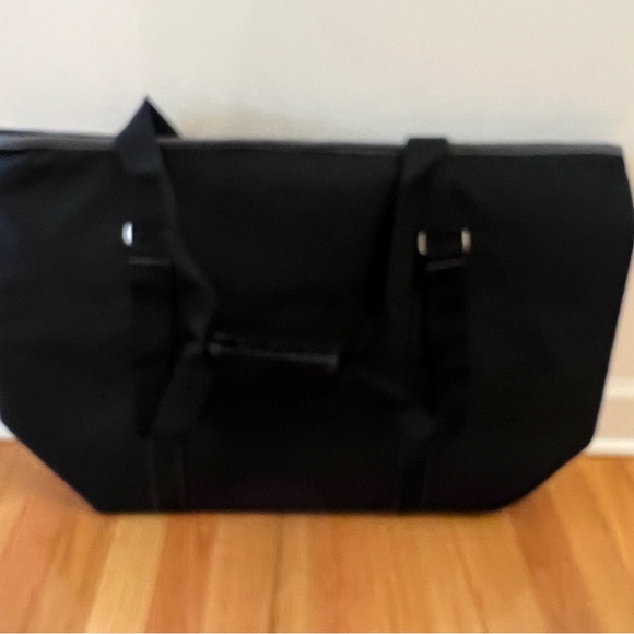 NCAA Northeastern Huskies Tahoe Extra Large Insulated Cooler Tote - Picture 3 of 11